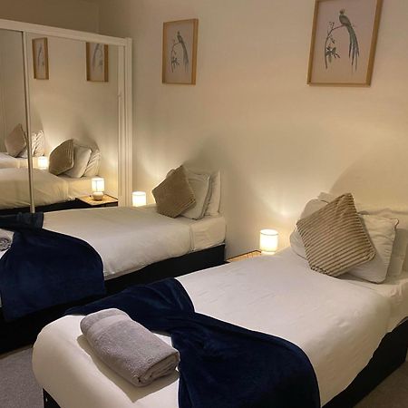 Crawley 2Bed Apartament Close To Gatwick Airport Copthorne  المظهر الخارجي الصورة