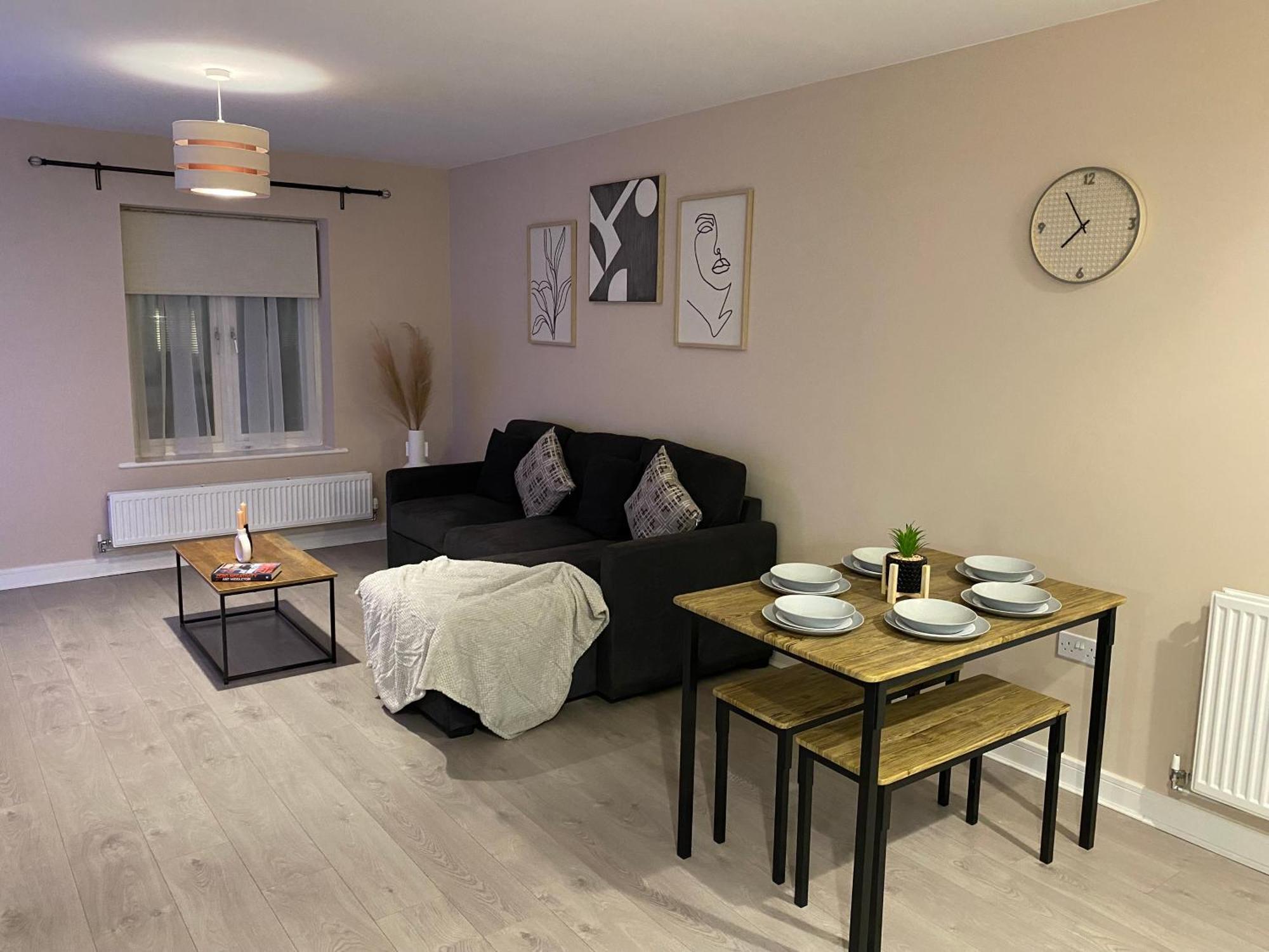 Crawley 2Bed Apartament Close To Gatwick Airport Copthorne  المظهر الخارجي الصورة